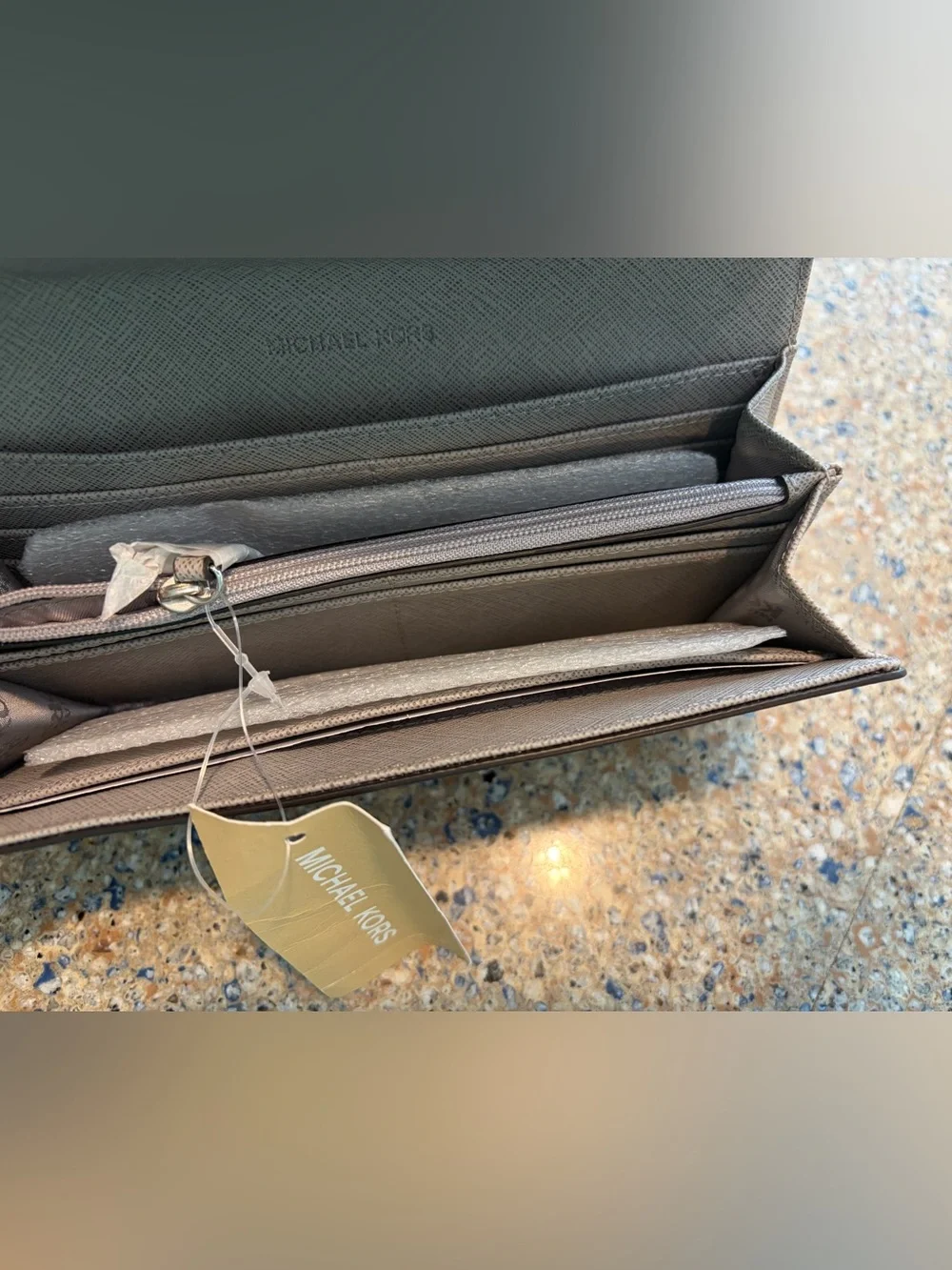 Michael Kors Pearl Grey Jet Set Leather Wallet